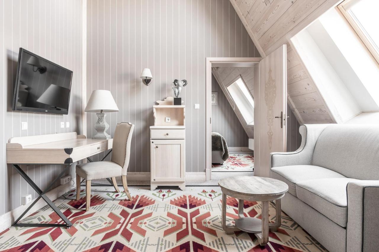 Aries Suite